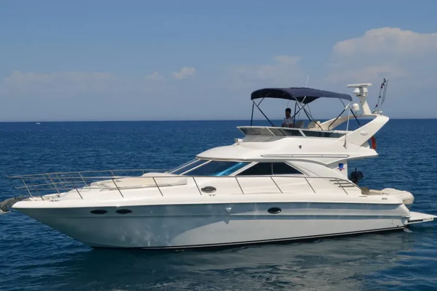 Private Yacht Mid Segment No:3 Searay in Antalya Kemer