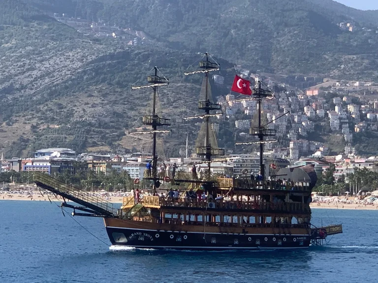 Alanya Pirate Boat All Inclusive — Cave Cruise with BBQ and Unlimited Drinks