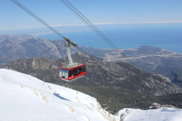 Private Olympos Cable Car & 2.5-Hour Boat Tour to Grand Waterfall & Old City